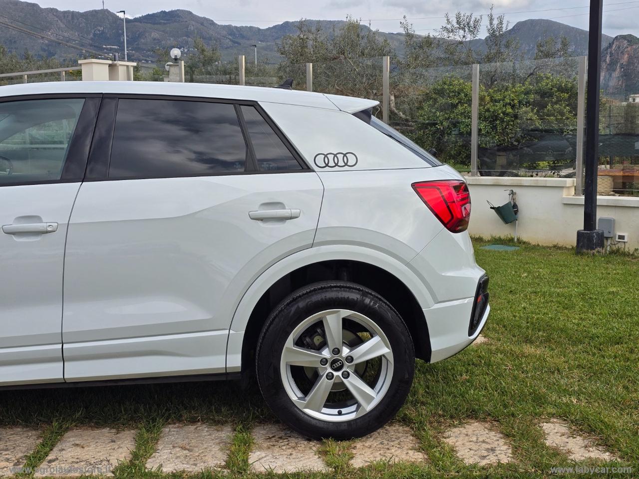 AUDI Q2 30 TDI S line Edition