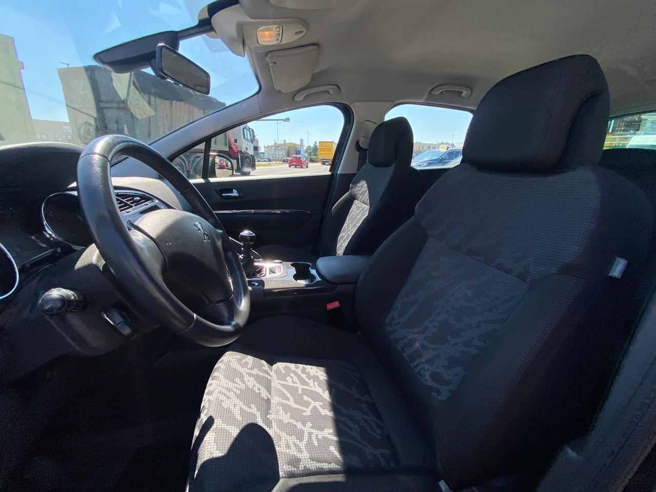 Peugeot 3008 1.6 HDi 115CV Business