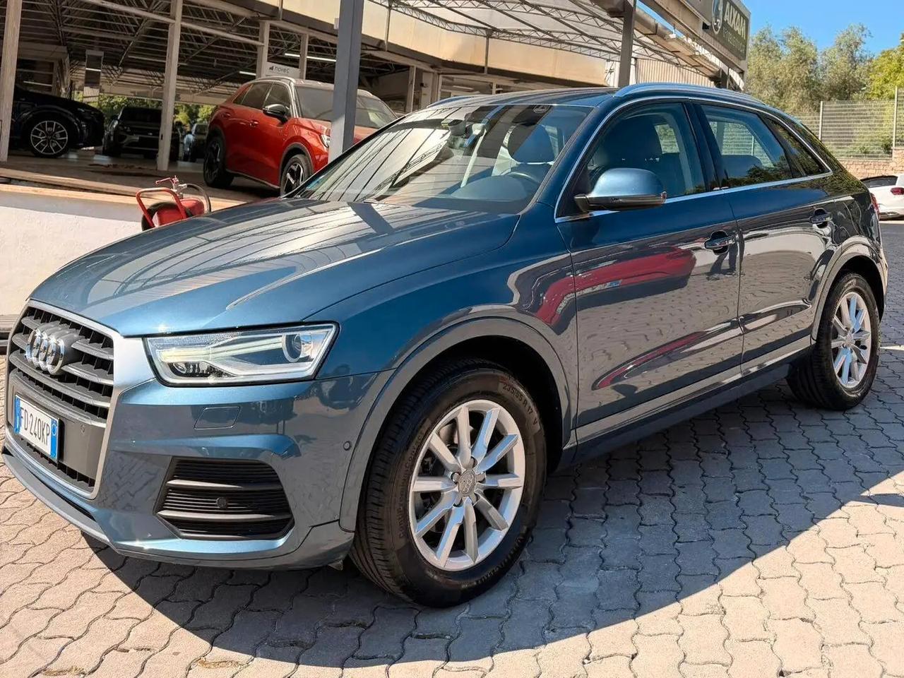 Audi Q3 2.0 TDI 120 CV Business
