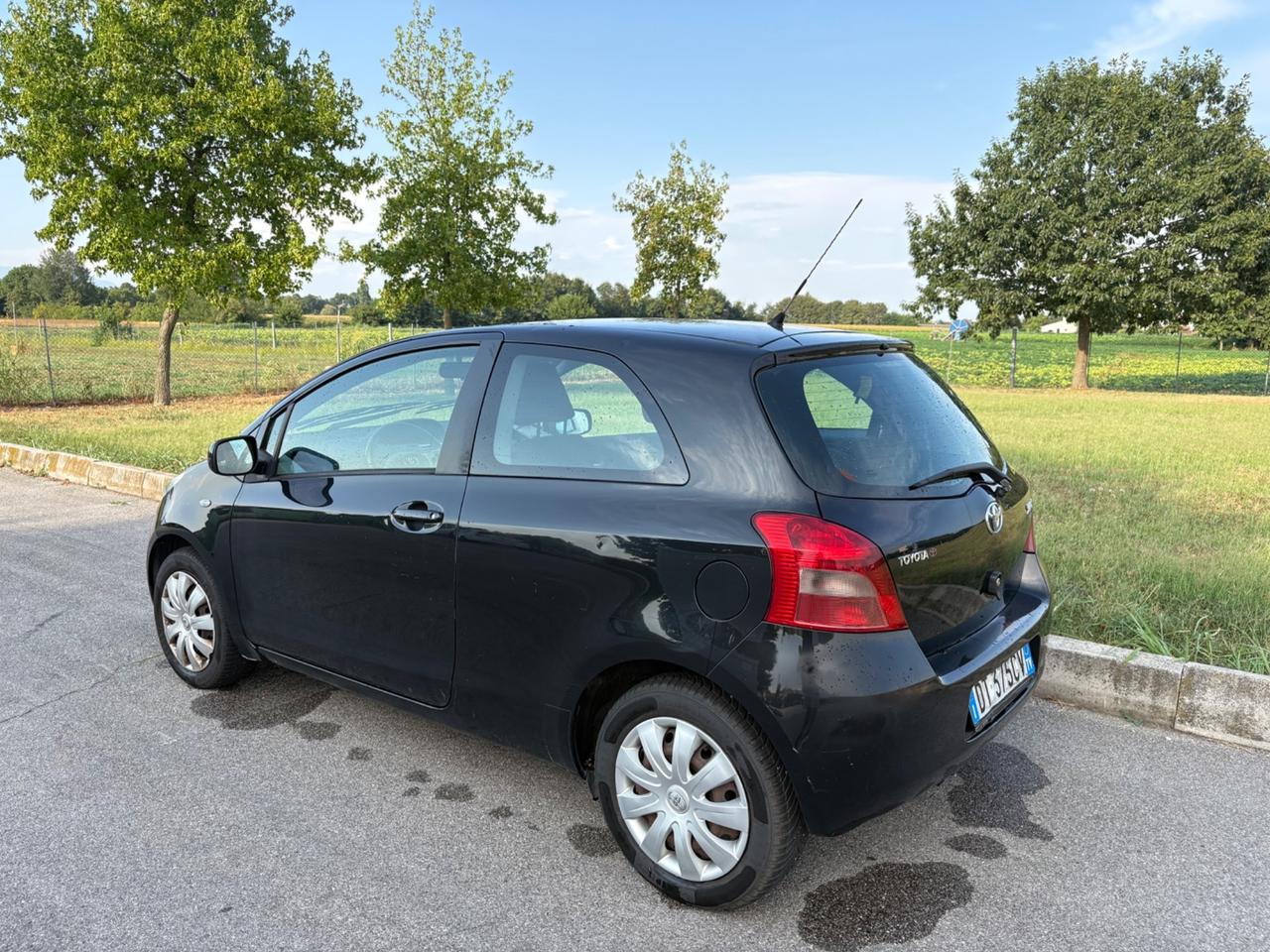 Toyota Yaris 1.3 87cv benzina neo patentati