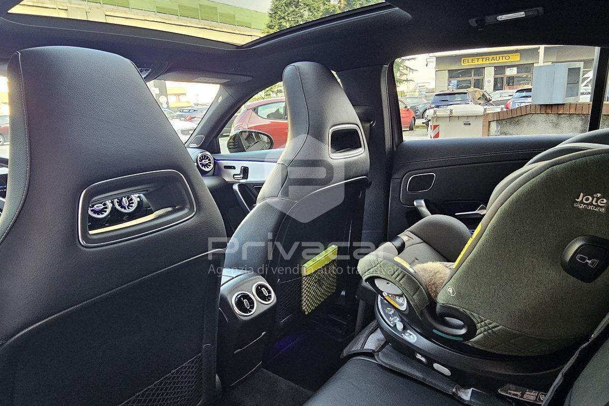 MERCEDES A 35 AMG 4Matic