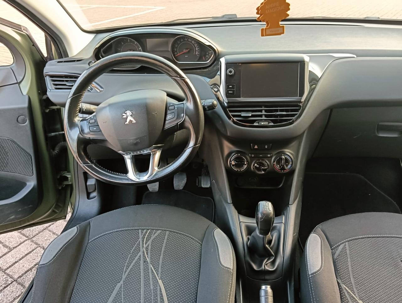 Peugeot 208 1.4 HDi 68 CV 5 porte Allure..CELL 320 147 1147 WUATSAPP 3276540940