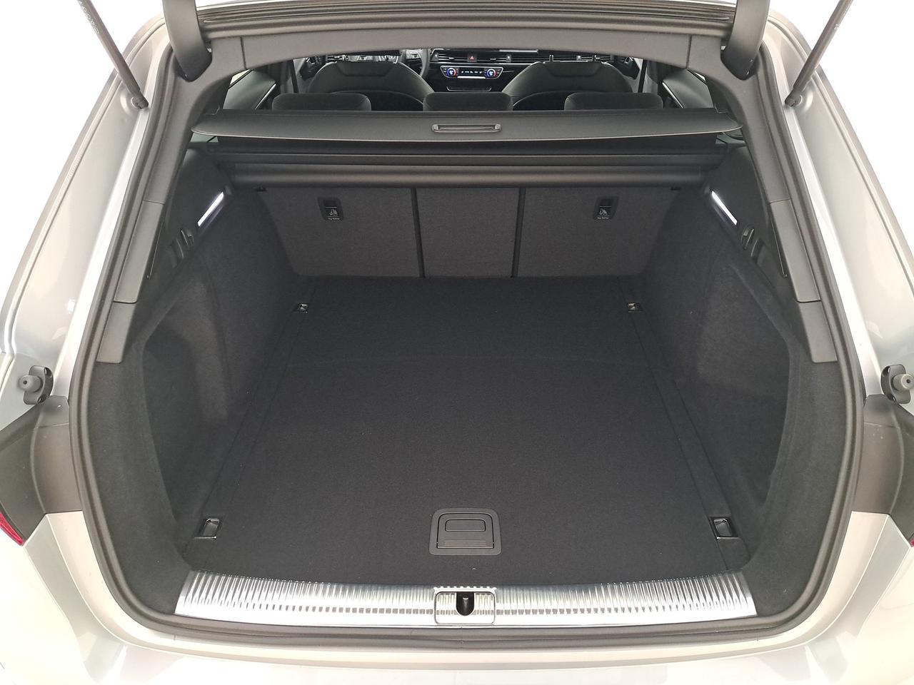 Audi A4 allroad allroad 40 2.0 tdi mhev identity contrast quattro 204cv s-tronic