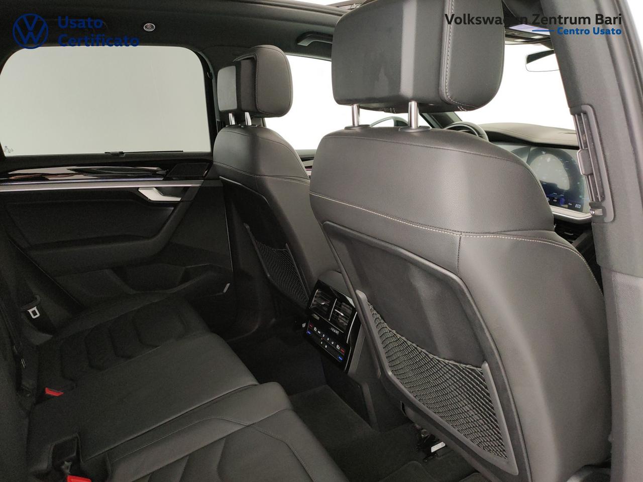 Volkswagen Touareg 3.0 v6 tdi elegance r-line exterior pack 231cv tiptronic