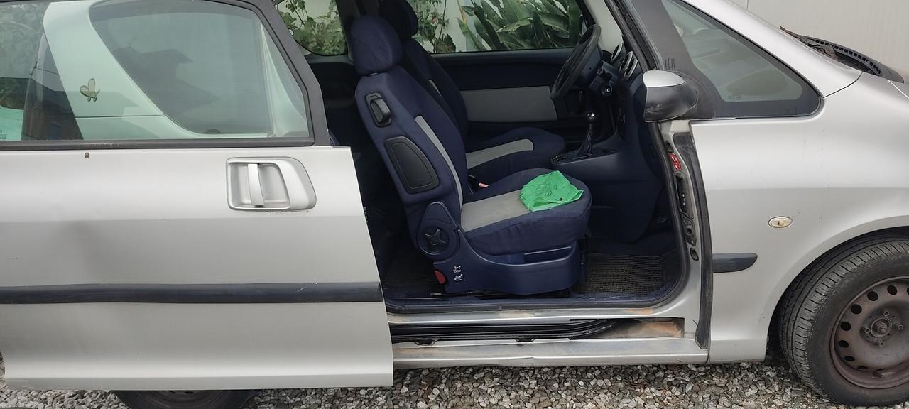 peugeot 1007 argento clima radio etc