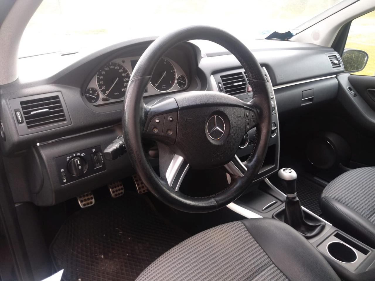 FINANZIABILE mercedes CLASSE B 180 cdi PERMUTE