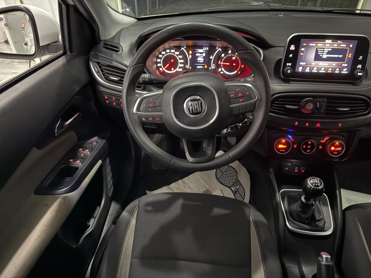 Fiat Tipo 1.6 Mjt 120cv 5P LOUNGE LED/R17 DA VETRINA2019