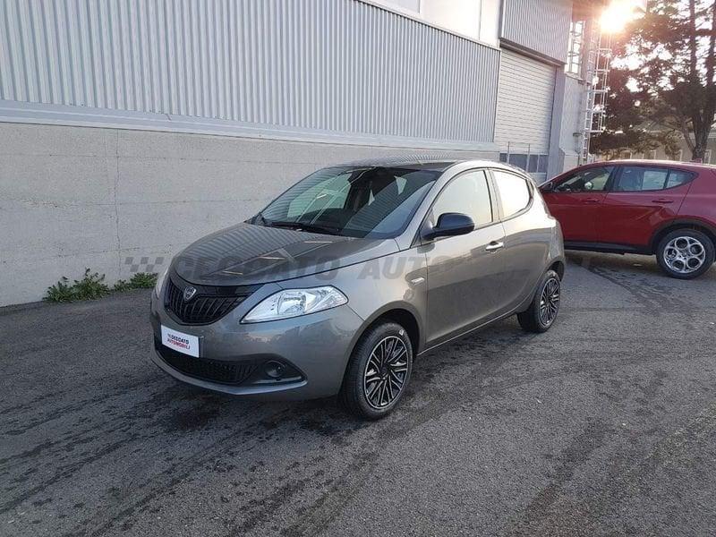 Lancia Ypsilon 1.0 firefly hybrid Oro s&s 70cv