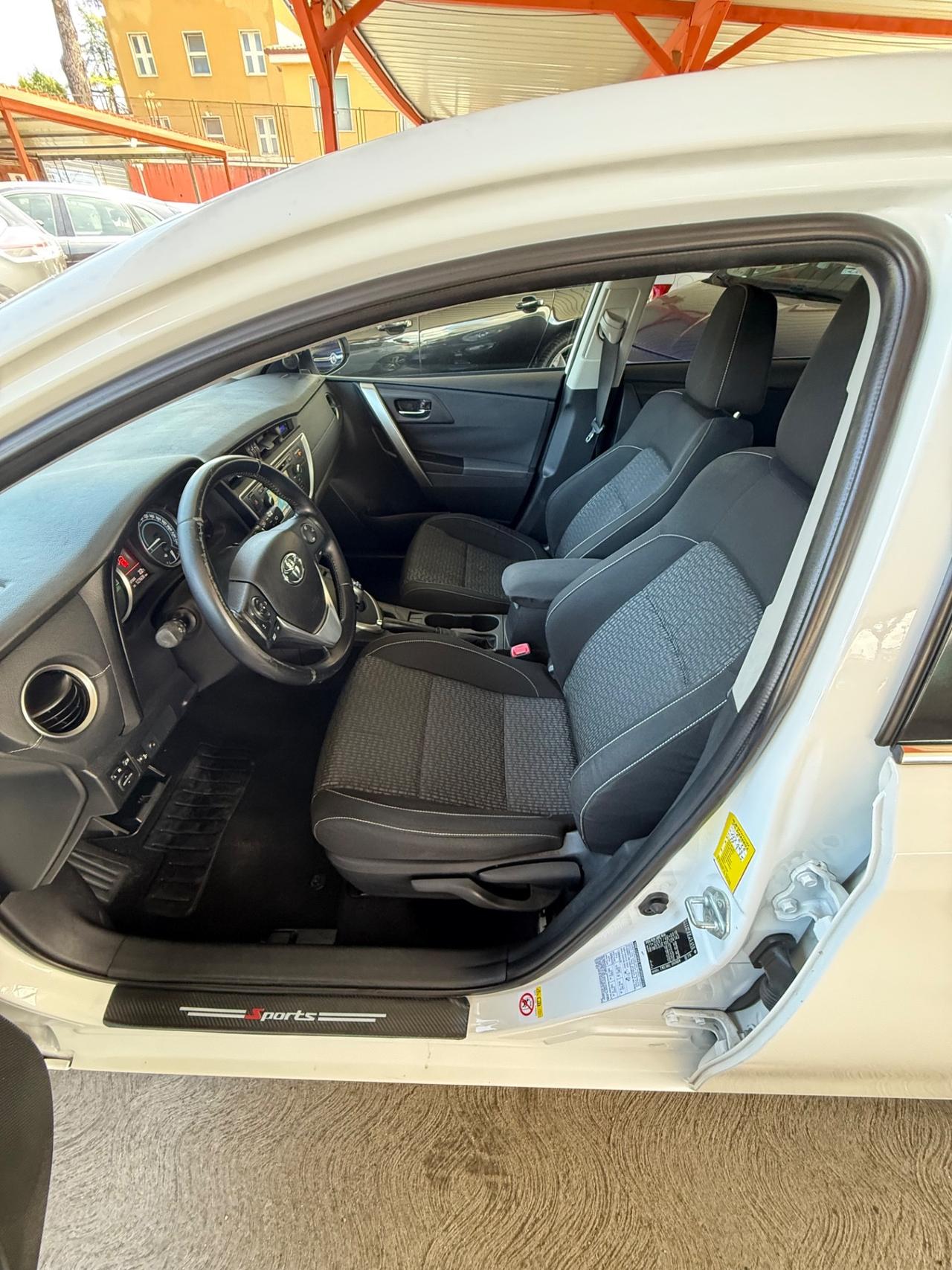 Auris 1.8 Hybrid Lounge-unipro-rate-