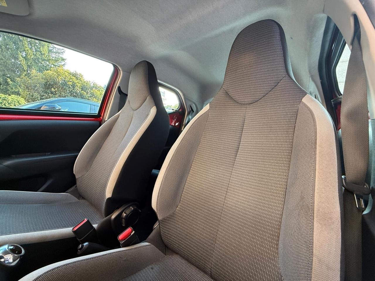 Toyota Aygo Connect 1.0 VVT-i 72 CV 5 porte x-cool MMT