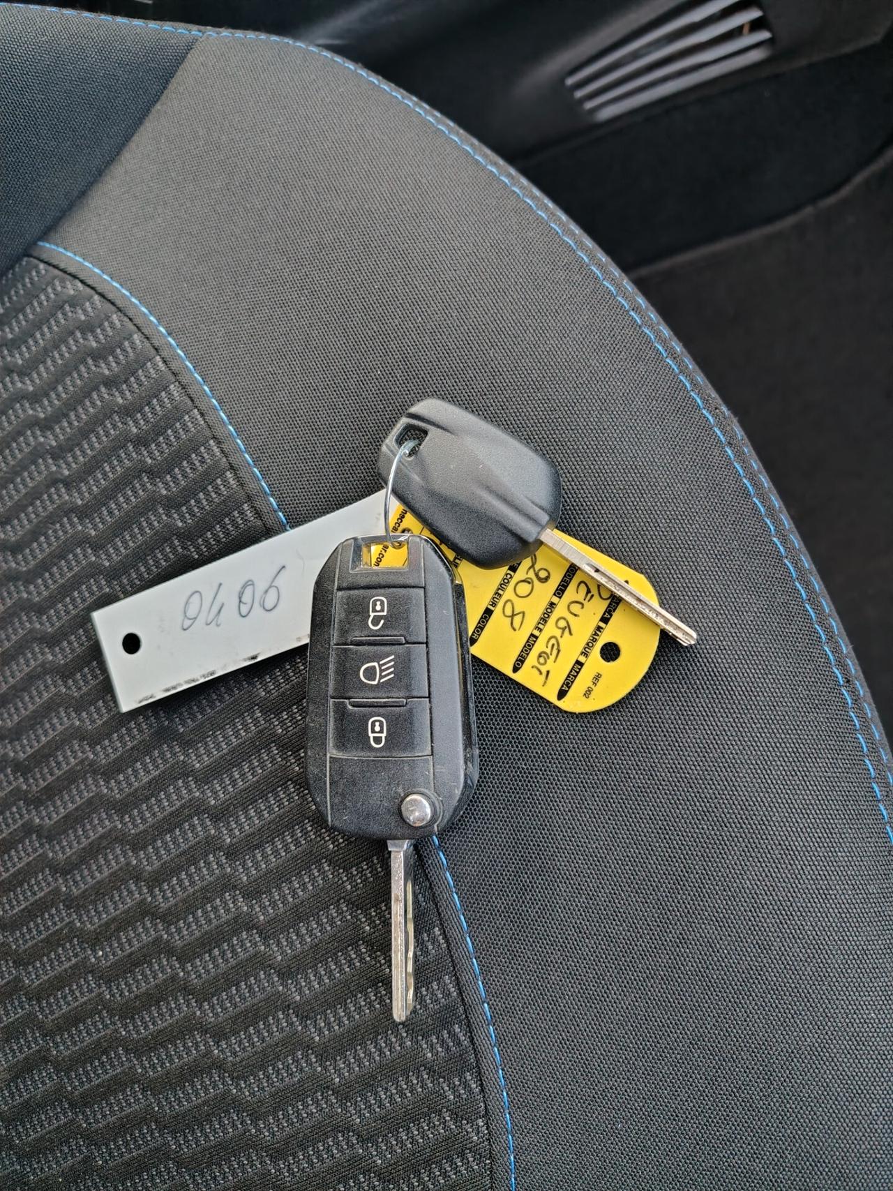 Peugeot 208 PureTech 82 Stop&Start 5 porte Signature