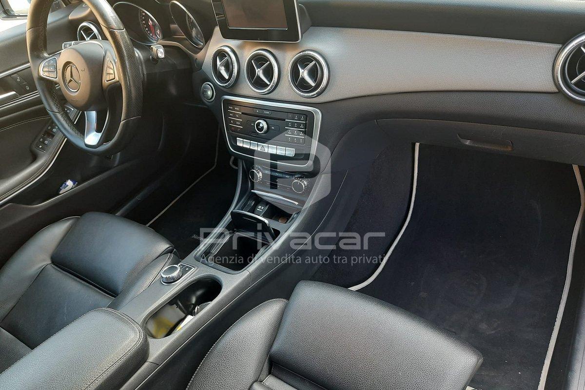 MERCEDES CLA 180 Business