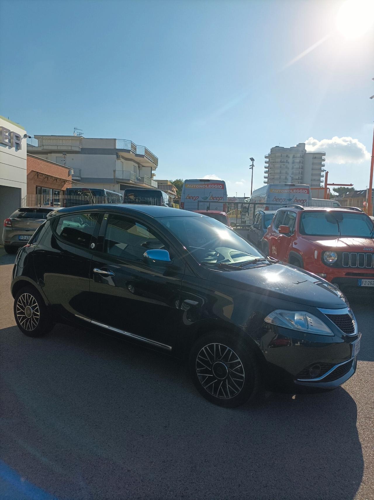 Lancia Ypsilon 1.2 69 CV 5 porte GPL Ecochic Gold