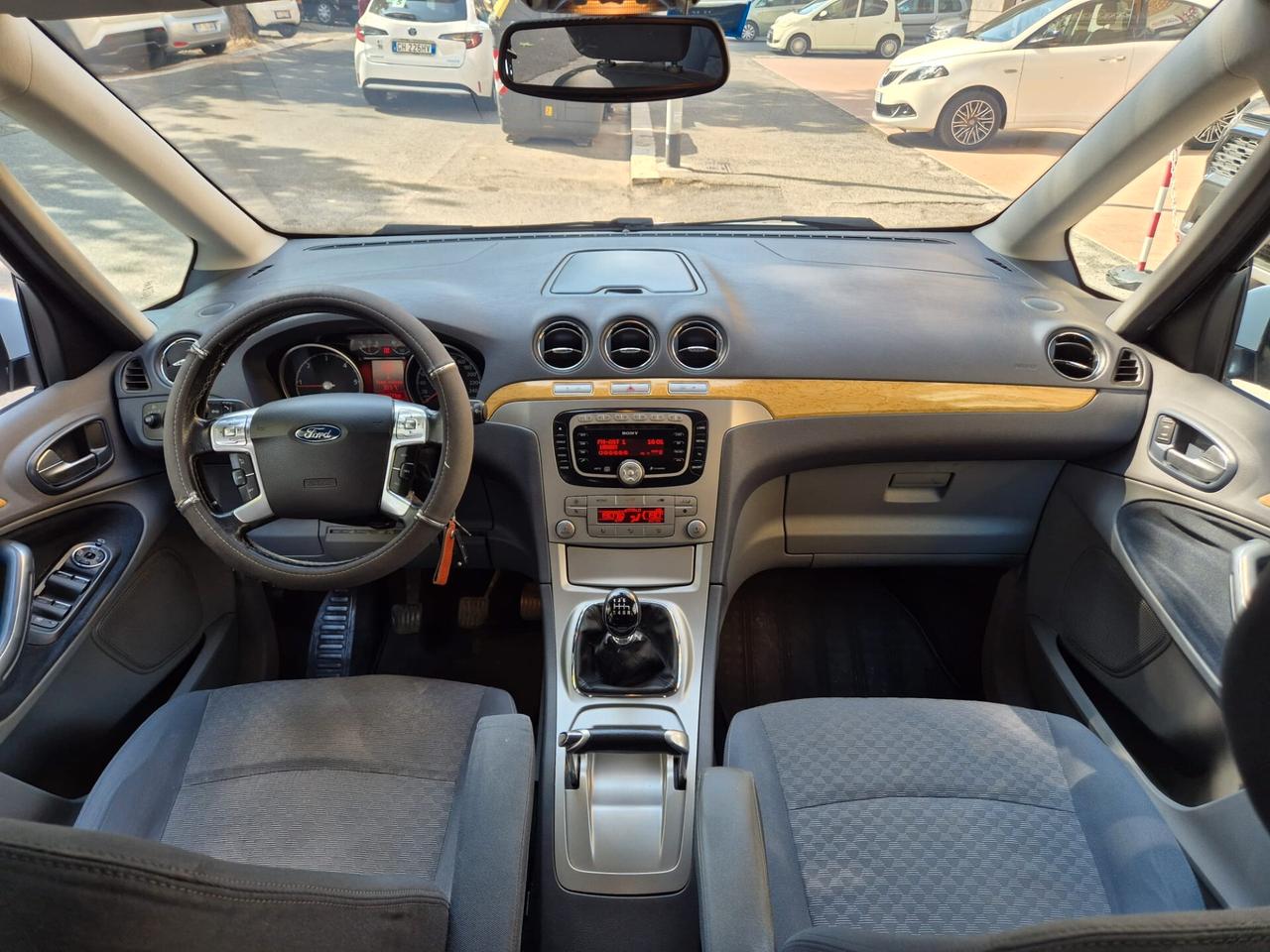 Ford Galaxy 2.2 TDCi 175 CV Ghia DPF