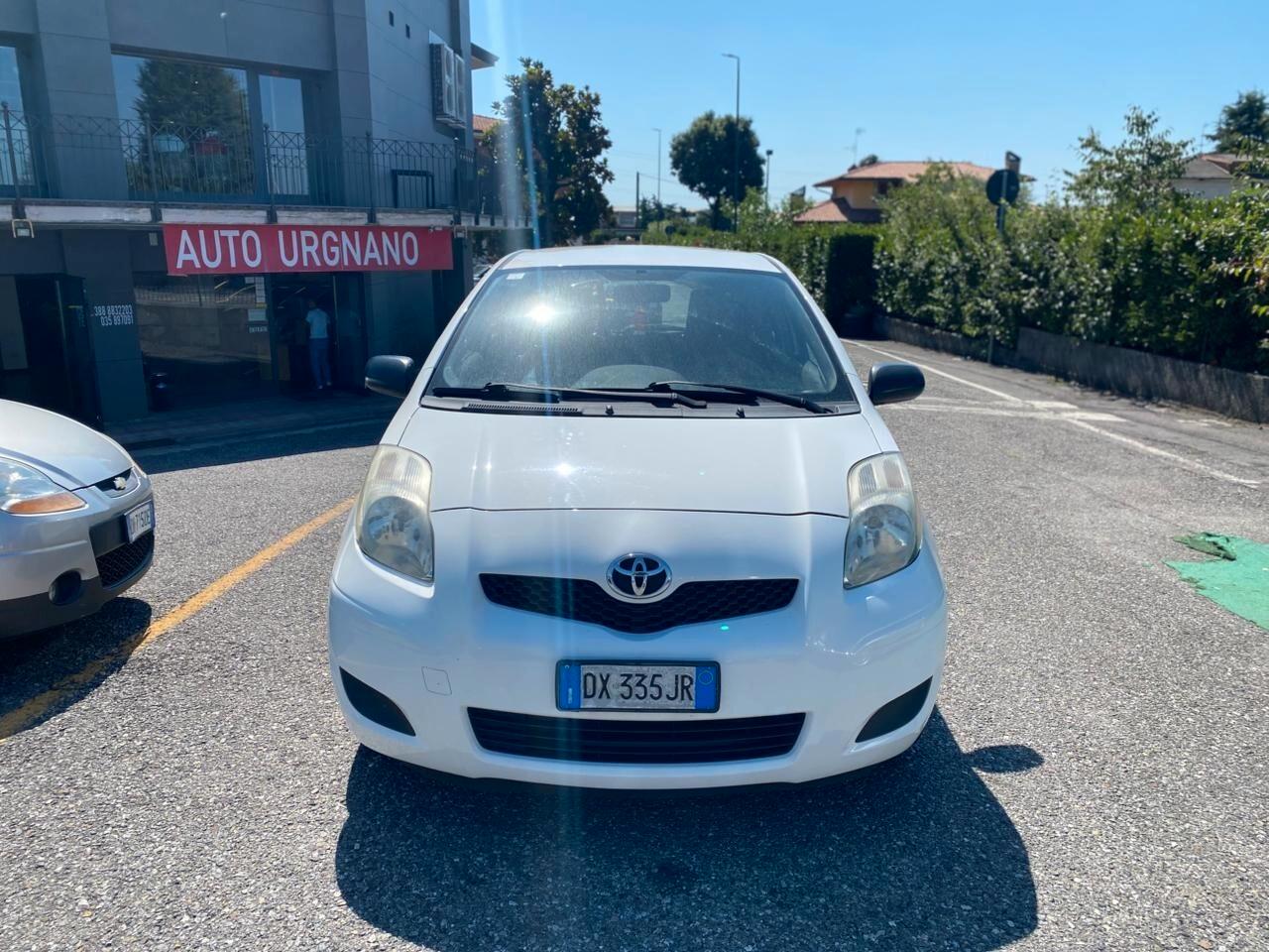 Toyota Yaris 1.0 3 porte Now