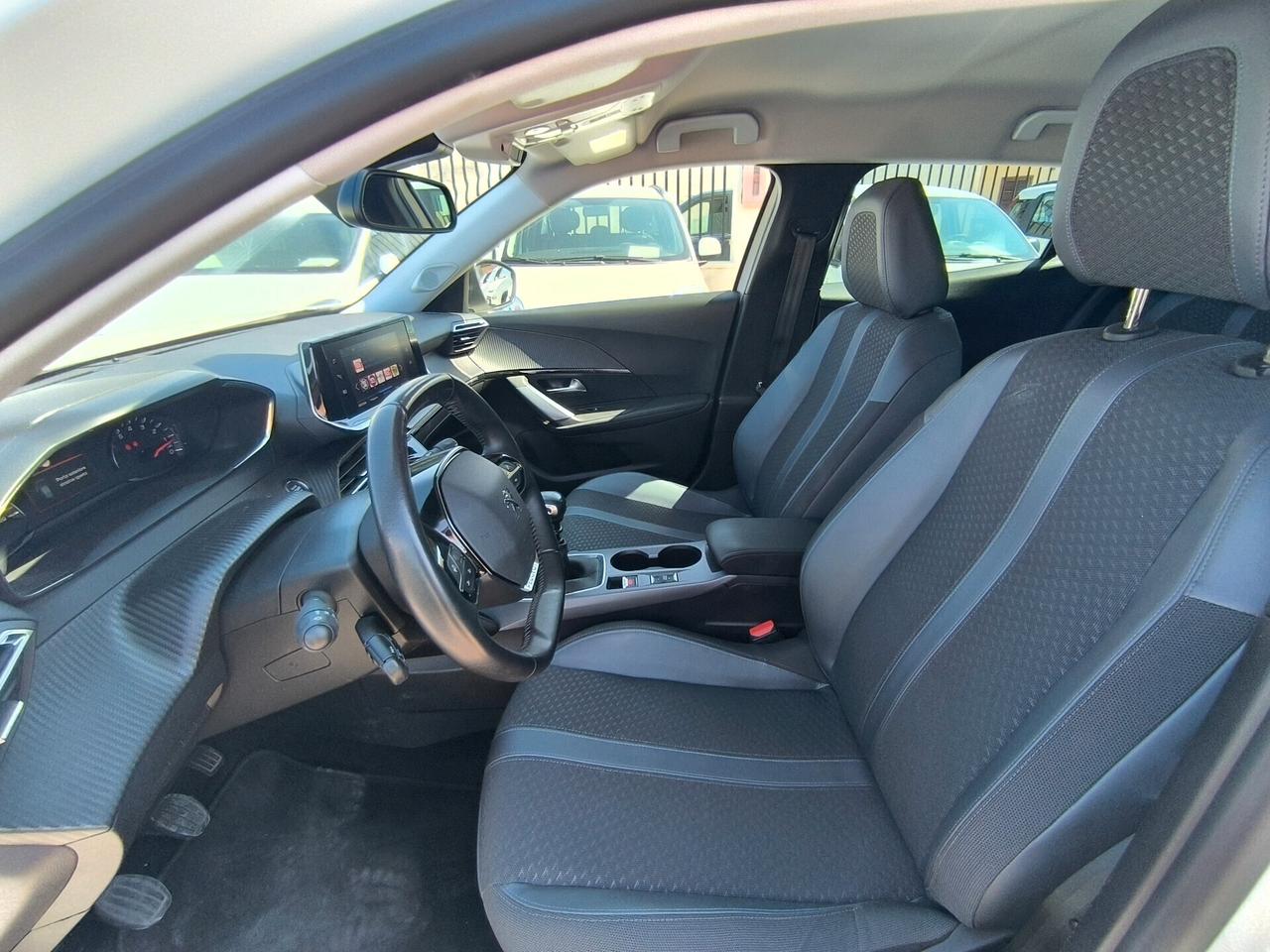 Peugeot 2008 BlueHDi 100 S&S Allure Navi Pack 2020