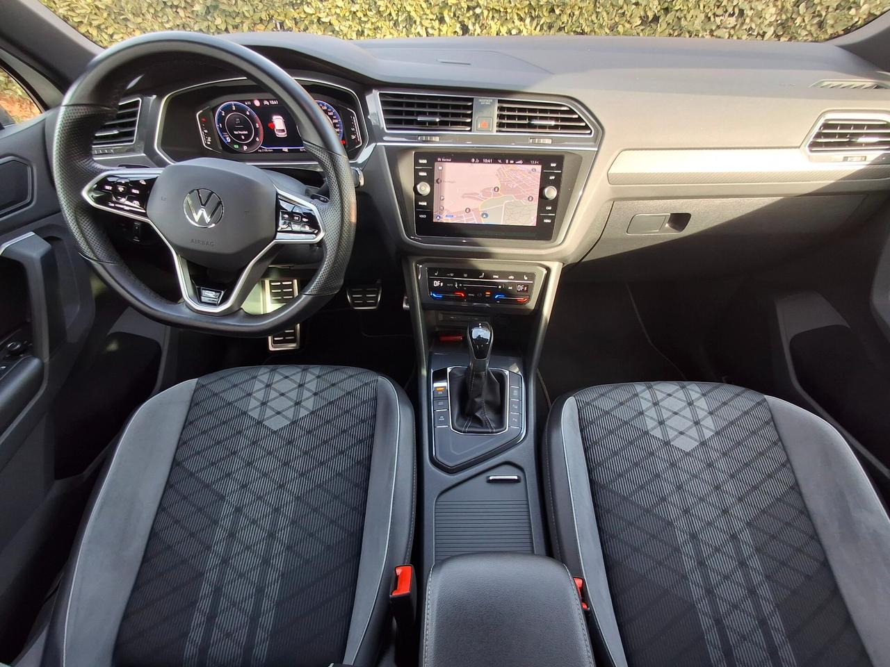 Volkswagen Tiguan 2.0 TDI 150 CV DSG R-Line -unico proprietario