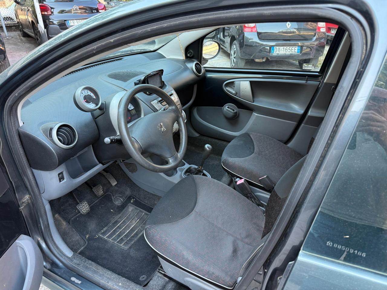 Peugeot 107 1.0 68CV 5p. Sweet Years OK PER NEOPATENTATI