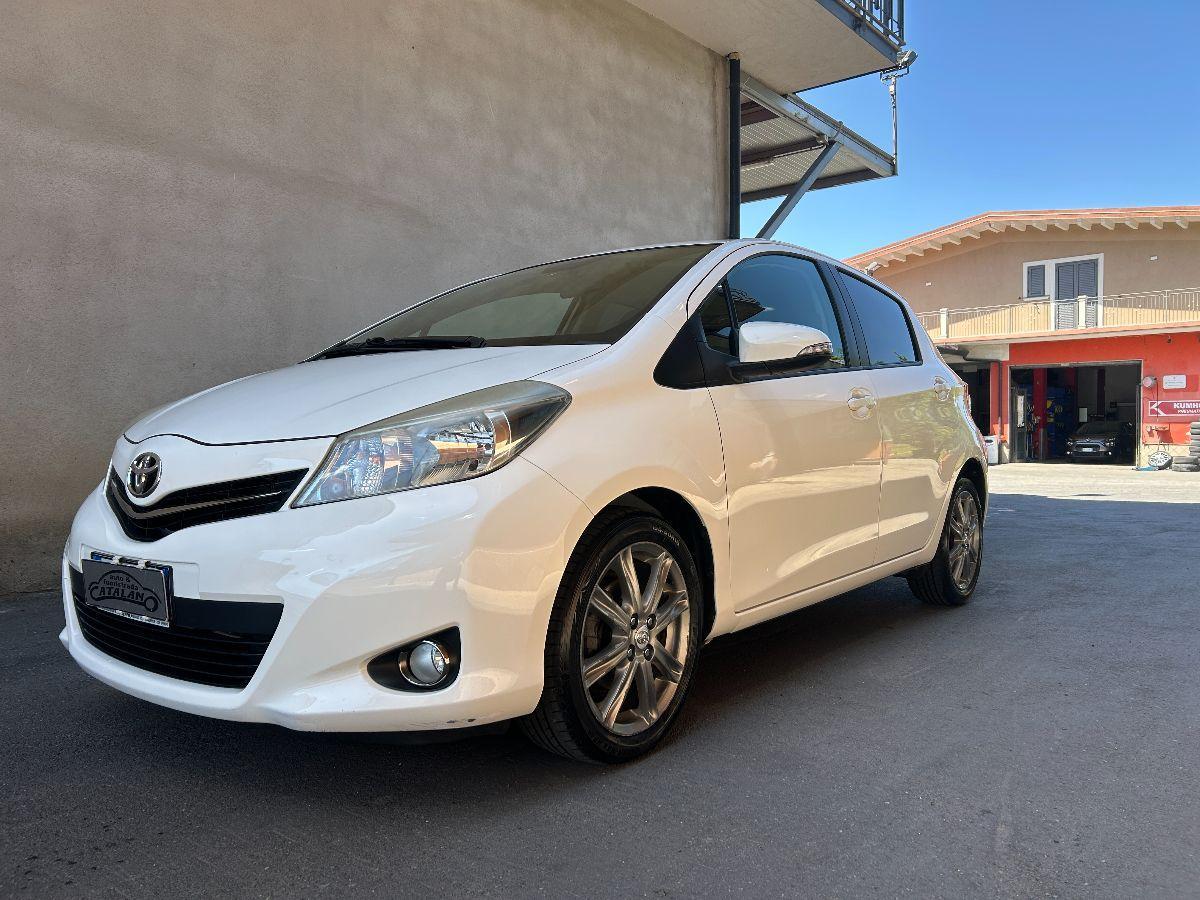 TOYOTA - Yaris - 1.4 D-4D 5p. Lounge NAVI TELECAMERA