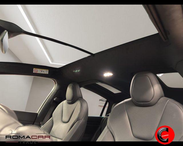 TESLA Model X Plaid