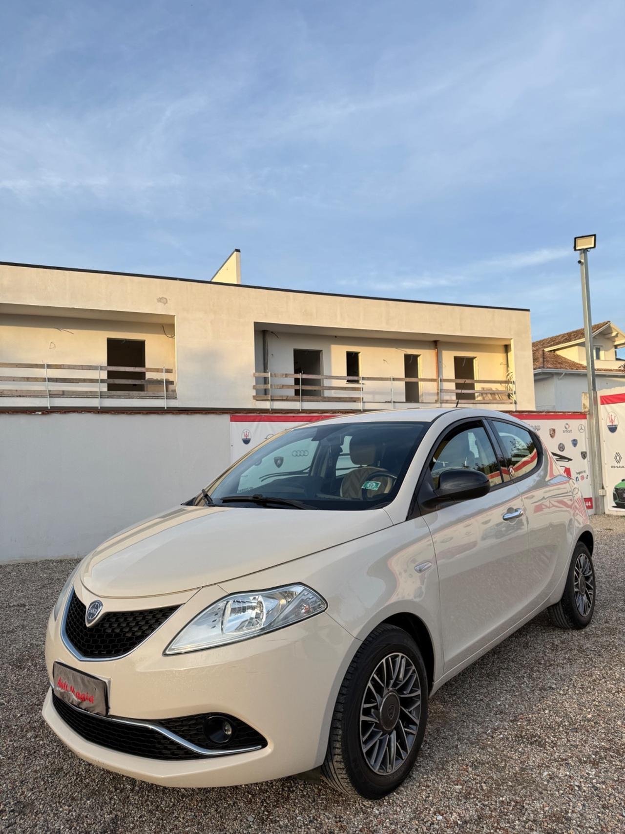 Lancia Ypsilon 1.2 69 CV 5 porte GPL Ecochic Gold