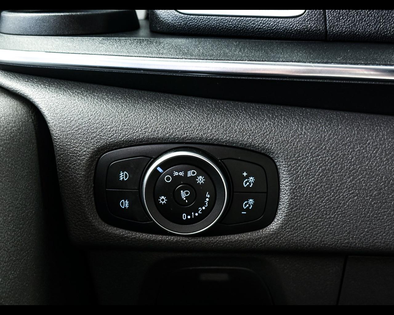 FORD Tourneo Custom 1ª s - Tourneo Custom 320 2.0 EcoBlue 130CV MHEV PC c/sollev. Tit.