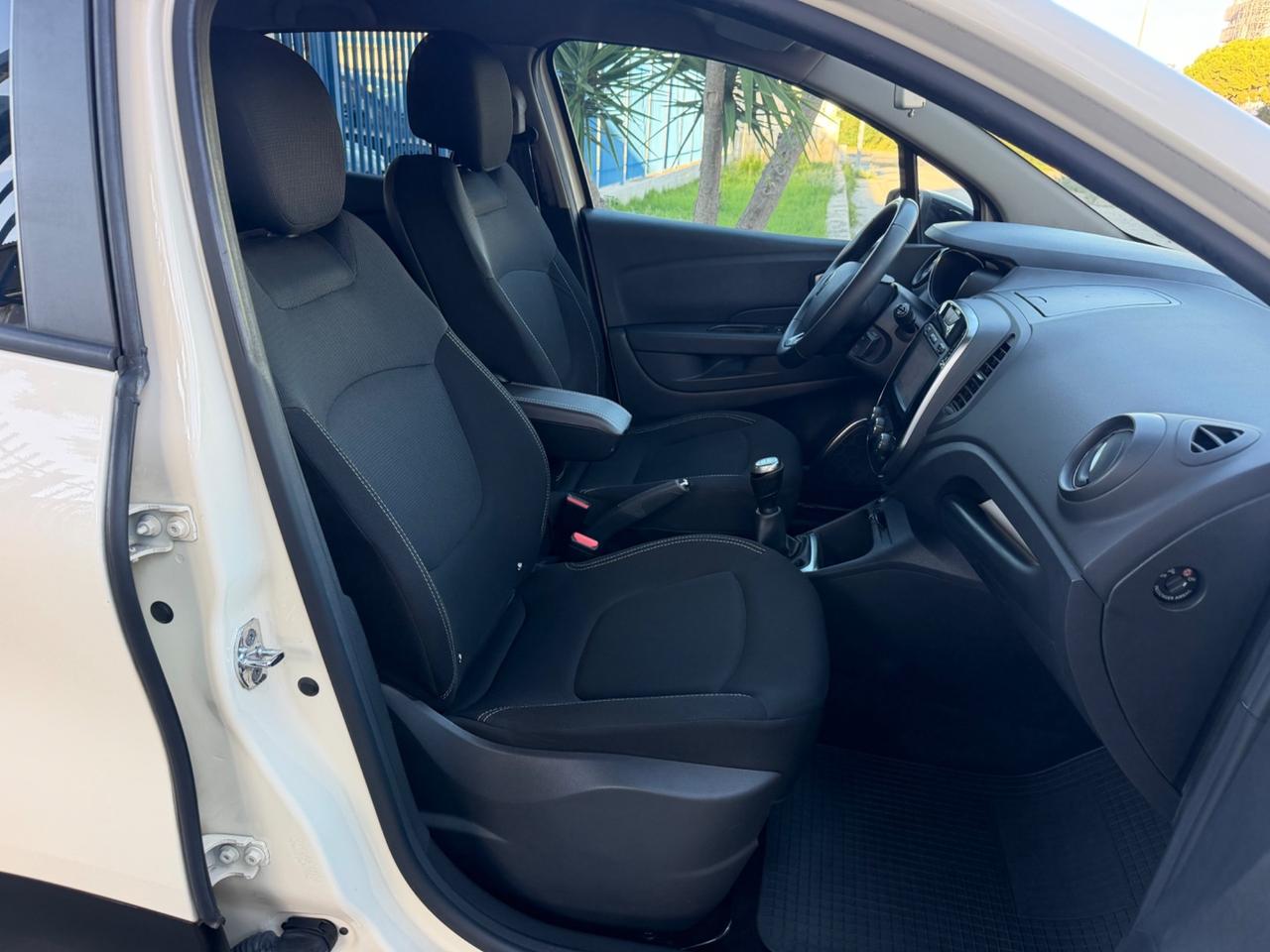 Renault Captur dCi 8V 90 CV EDC Sport Edition