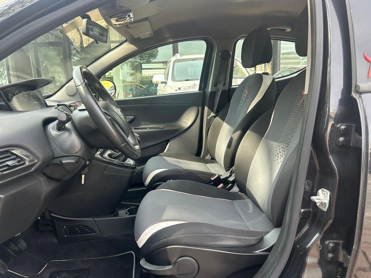 Lancia Ypsilon 1.3 MJT 16V 95 CV 5 porte S&S Elle