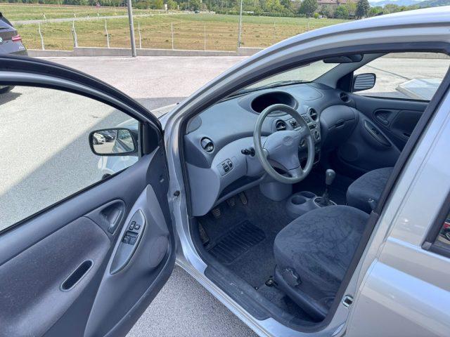TOYOTA Yaris 1.0i 16V cat 5 porte OK neopatentati