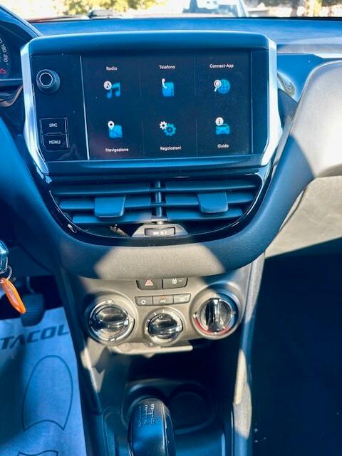 Peugeot 208 BlueHDi 75 5 porte Black Line