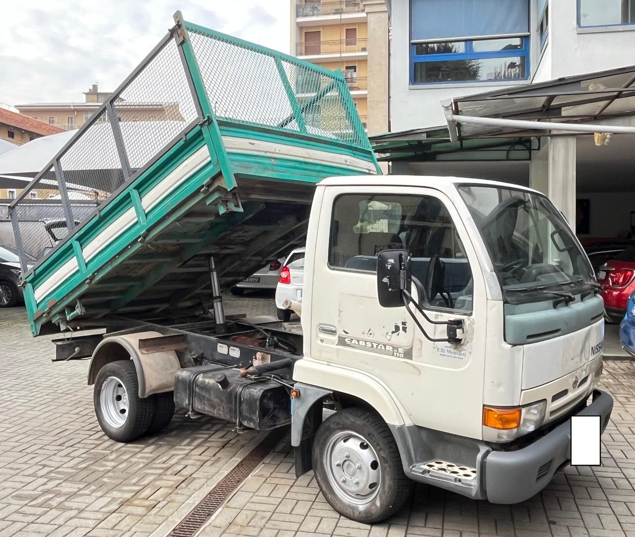 NISSAN CABSTAR 3.0 TDi - AUTOCARRO 3 POSTI - CASSONE RIBALTABILE TRILATERALE - PORTATA 1.300 KG