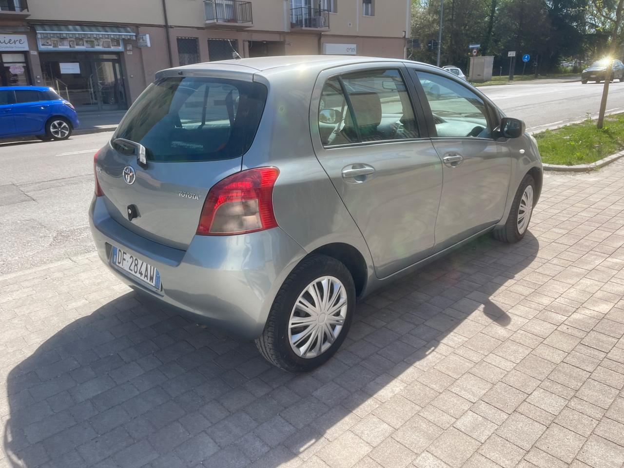 Toyota Yaris 1.3 5 porte