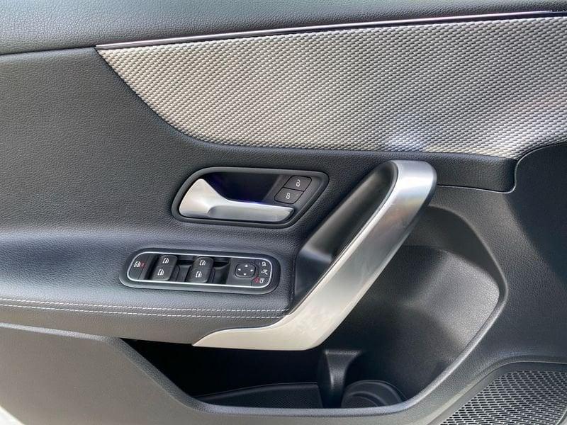 Mercedes-Benz Classe A A 200 d Sport Night edition auto