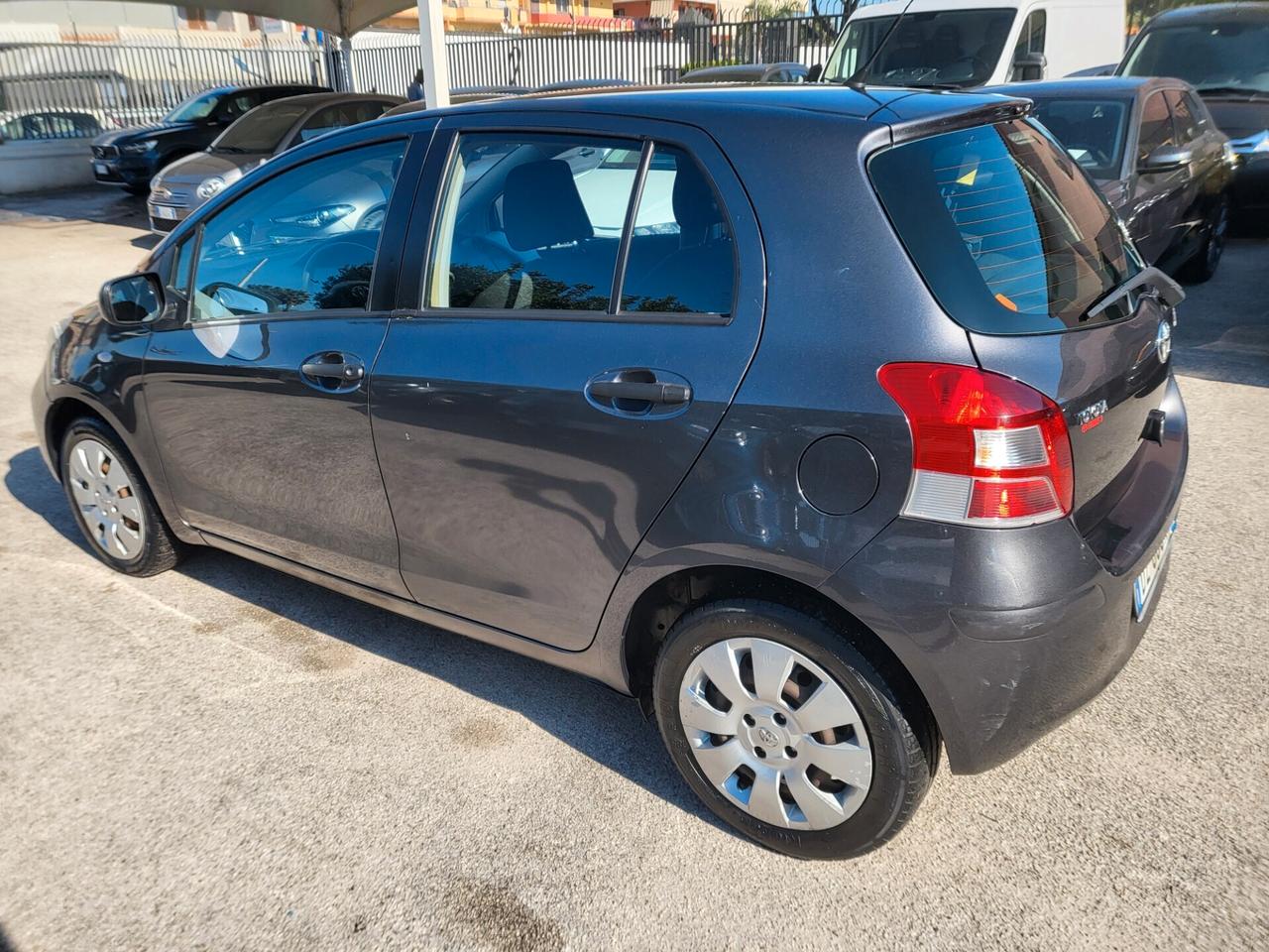 Toyota Yaris 1.0 Sol 5p GPL