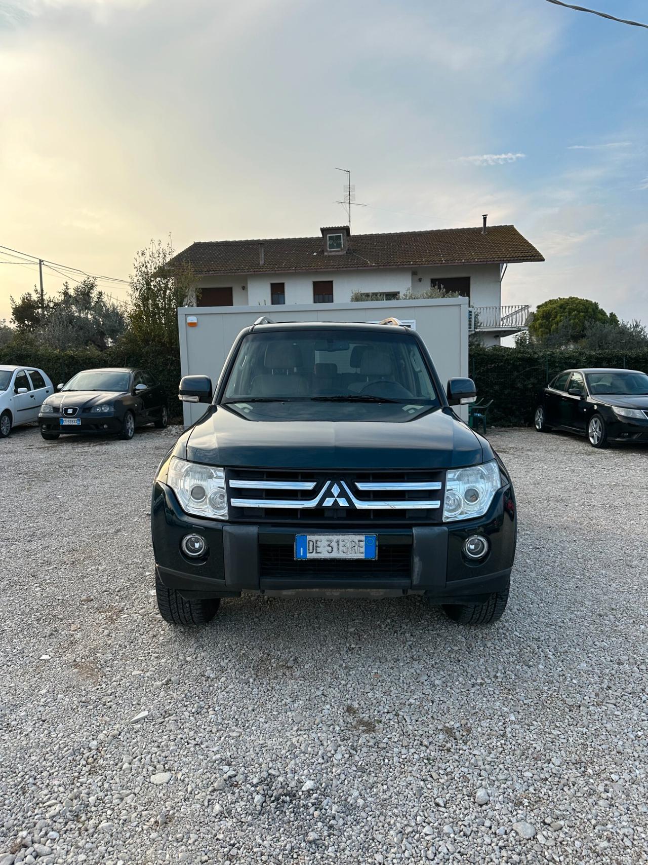 Mitsubishi Pajero 3.2 DI-D 16V aut. 5p. Instyle DPF