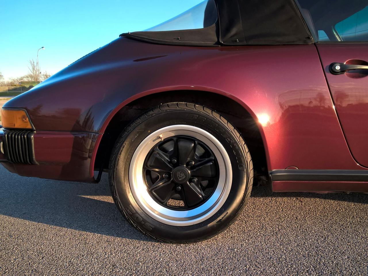 Porsche 911 Carrera 3.2 Cabriolet