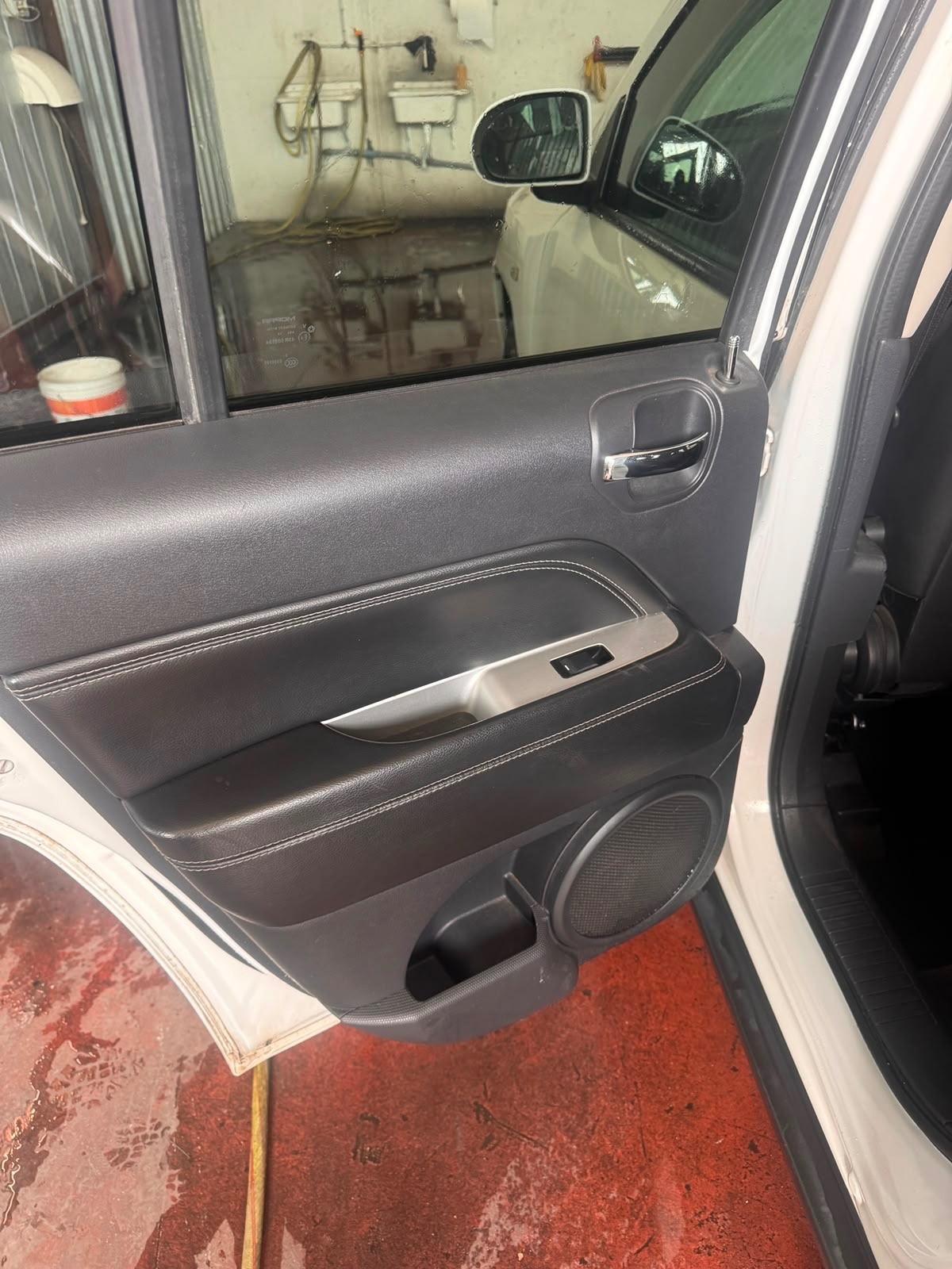 Jeep Compass 2.2 CRD Limited .