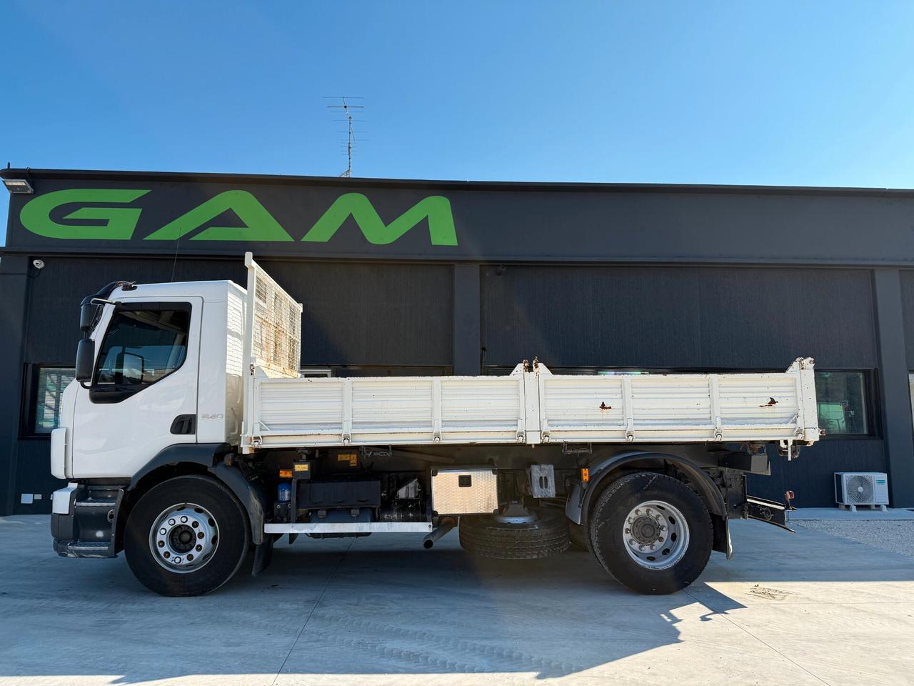Volvo FL240 ribaltabile 5.10m 4x2 Euro4