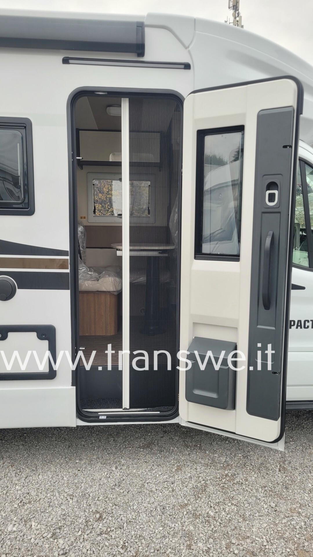 Elnagh Baron Compact 539 Camper semintegrale con letti gemelli versione