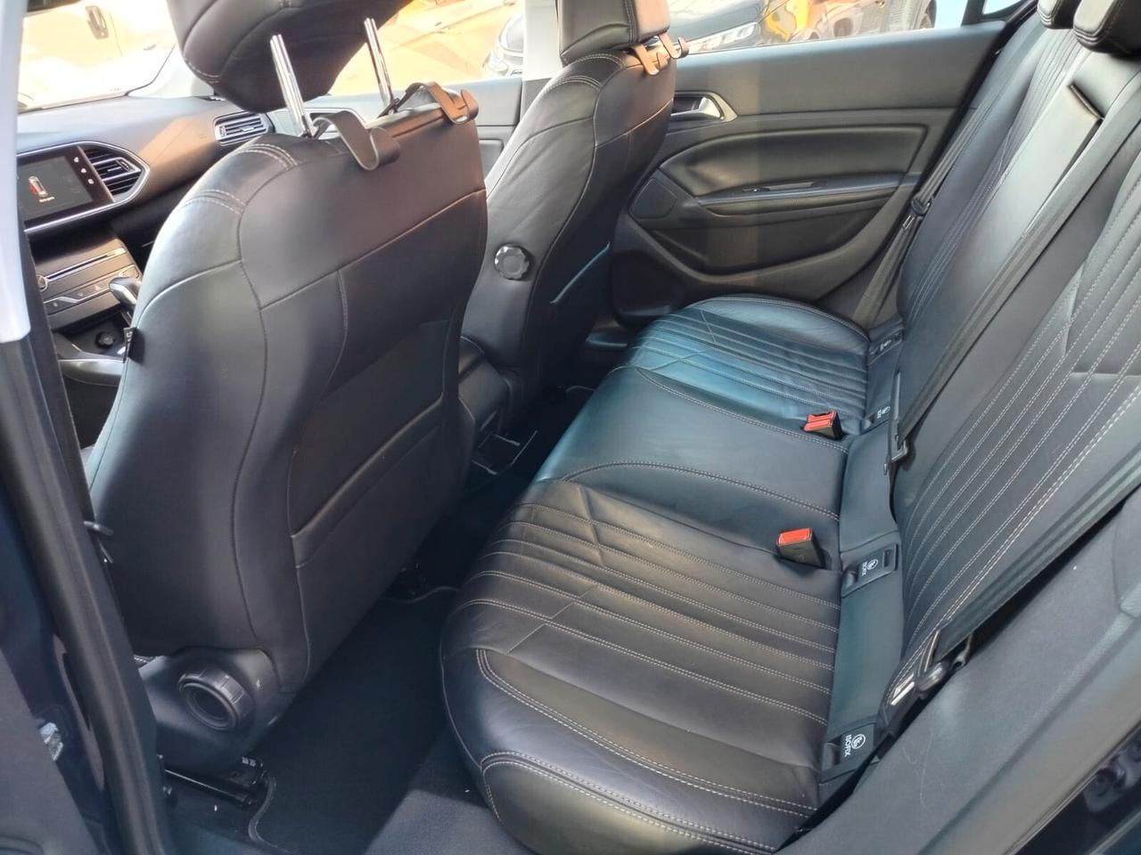 Peugeot 308 BlueHDi 150 S&S EAT6 Allure