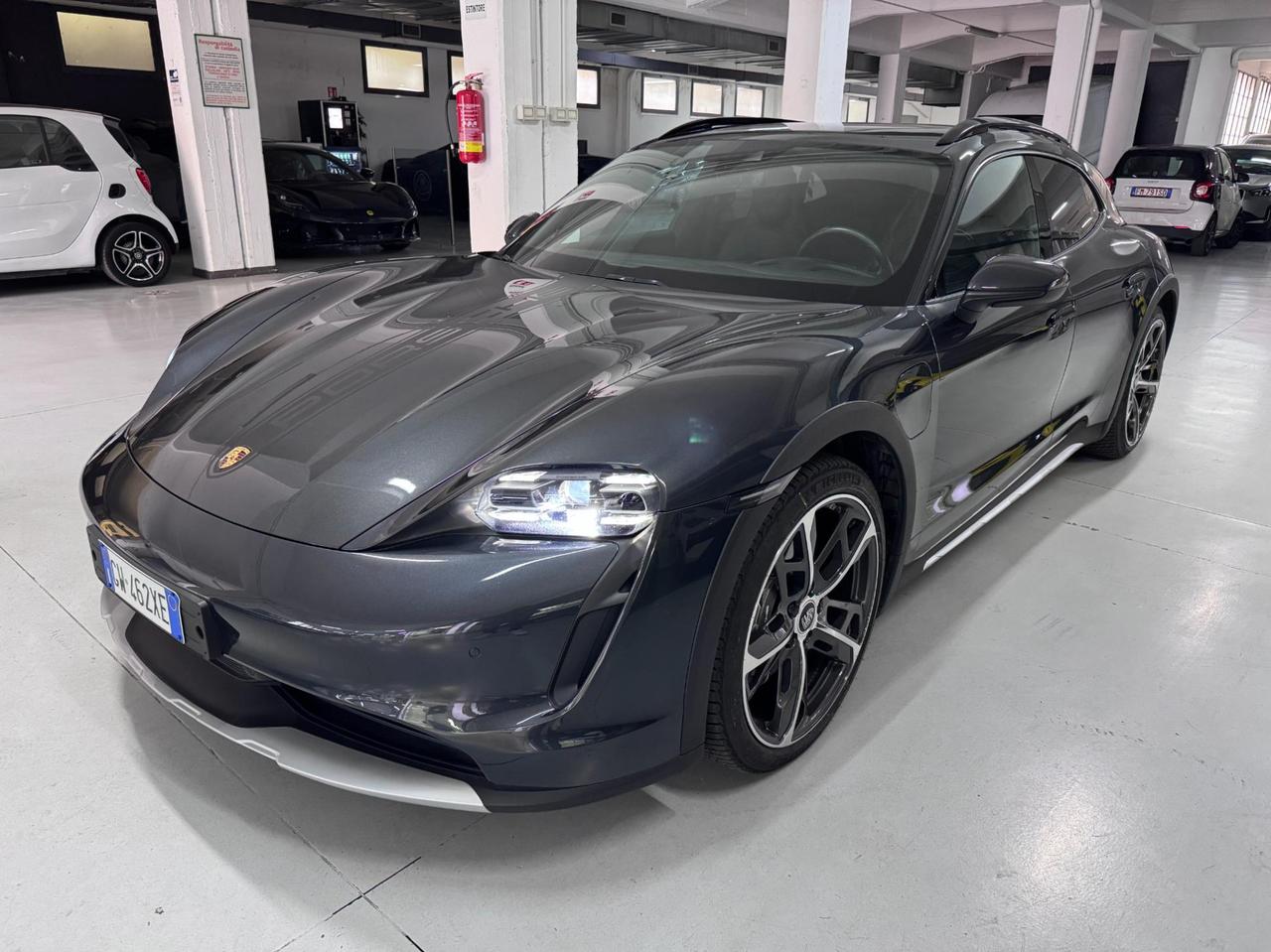Porsche Taycan Cross Turismo 4S