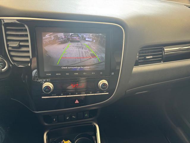 MITSUBISHI Outlander 2.4 MIVEC 4WD PHEV Instyle Plus SDA