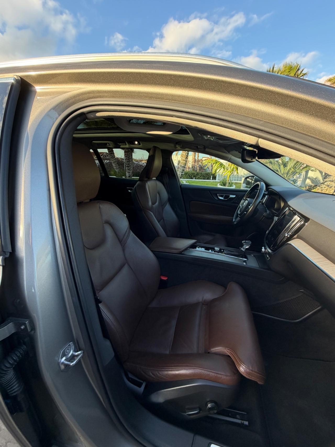 Volvo V60 D3 R-design