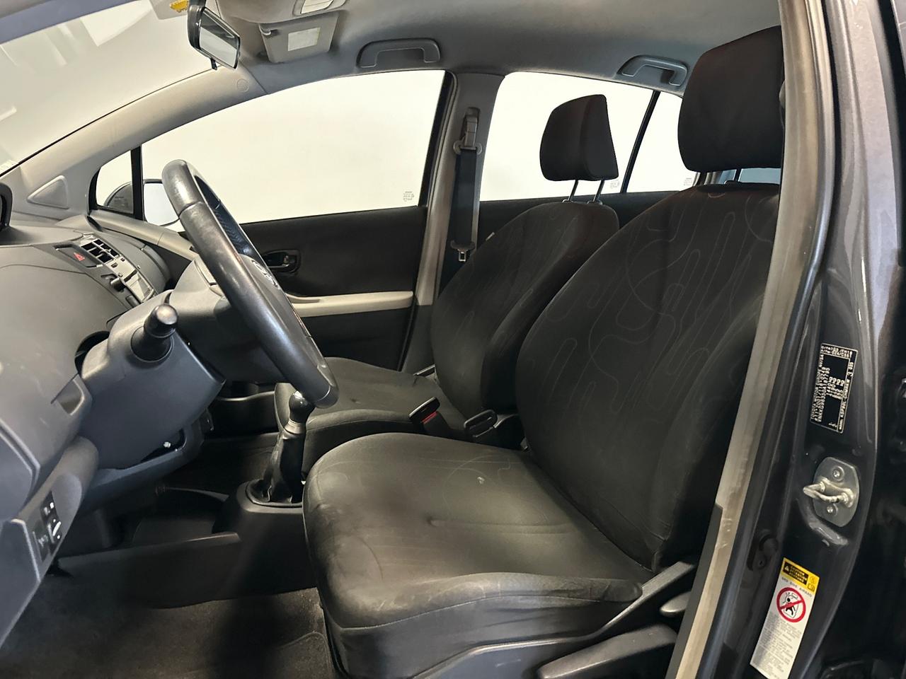 TOYOTA YARIS 1.0 NEOPATENTATI 69CV GARANZIA