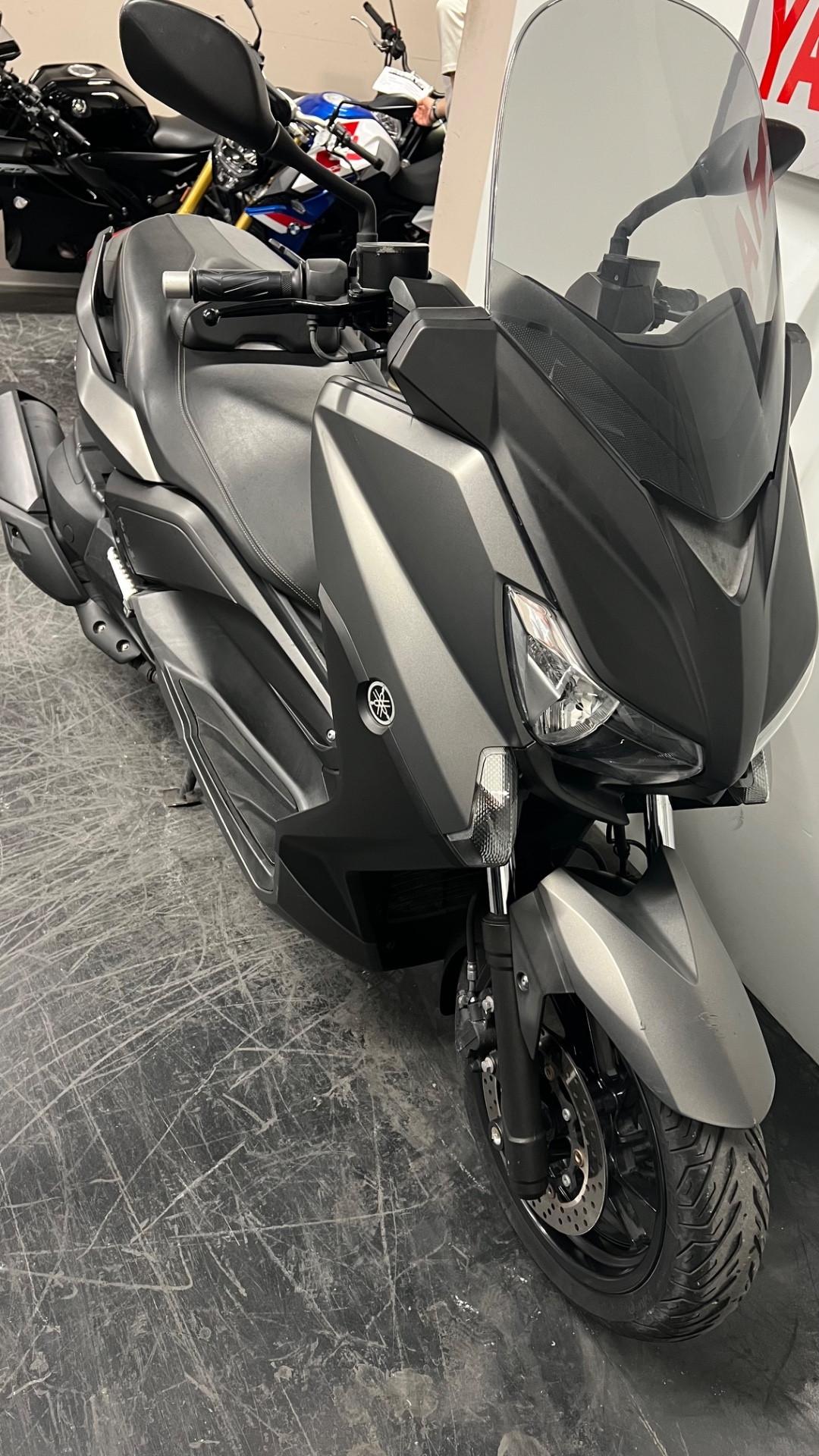 Yamaha X-Max 400