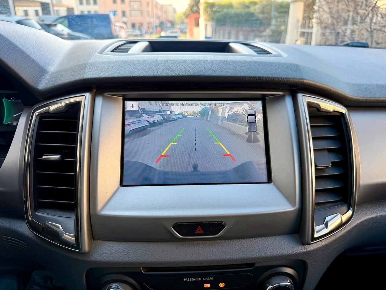 Ford Ranger 3.2 tdci double cab Limited 200cv auto con Cassone