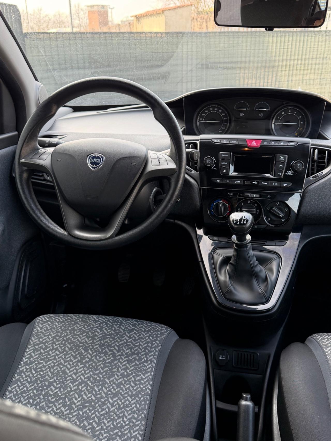 Lancia Ypsilon 1.0 FireFly 5 porte S&S Hybrid Silver Plus PREZZO REALE