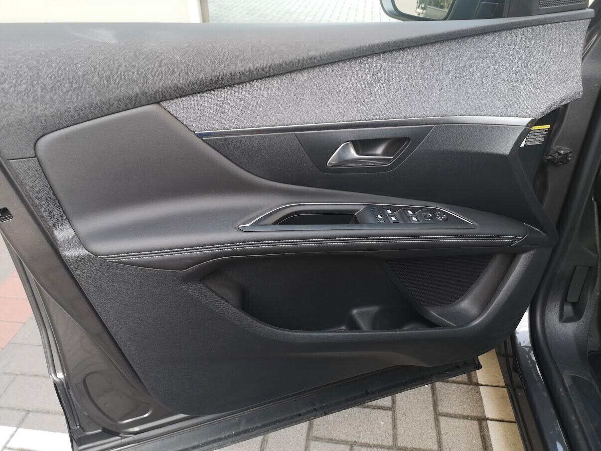 Peugeot 3008 BlueHDi 130 S&S EAT8 Allure Pack KM 50.008 !!!