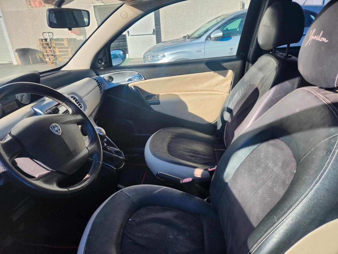 Lancia Ypsilon 1.2 Platino X NEOPATENTATI