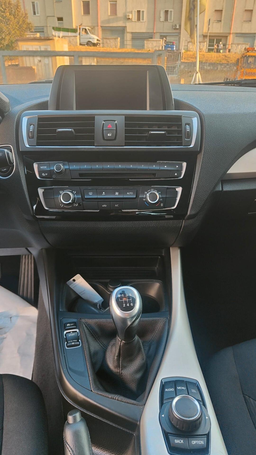 Bmw 116 116d 5p. Urban